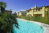 Einzelvilla in einer Wohnanlage mit Pool nur wenige Schritte vom See entfernt in Manerba del Garda