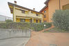 Helle Zweizimmerwohnung mit Schwimmbad und praktischer Garage in Puegnago del Garda