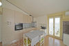 Helle Zweizimmerwohnung mit Balkon und Parkplatz zu verkaufen in San Felice del Benaco