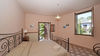 Casa indipendente con corte esclusiva, in vendita a soli 100 metri dal lungolago di Gardone Riviera