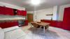 Zweizimmerwohnung mit exklusivem Innenhof und Garage in gepflegter Wohnanlage mit Pool und Seeblick, in Gardone Riviera zu verkaufen