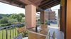 Leuchtende Dreizimmerwohnung mit exklusiver Terrasse und Garage in Residenz mit Pool, in Portese zu verkaufen