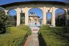 Lonato del Garda, elegante villa liberty con parco e spa in vendita