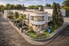 Peschiera del Garda, villa moderna con giardino privato in vendita