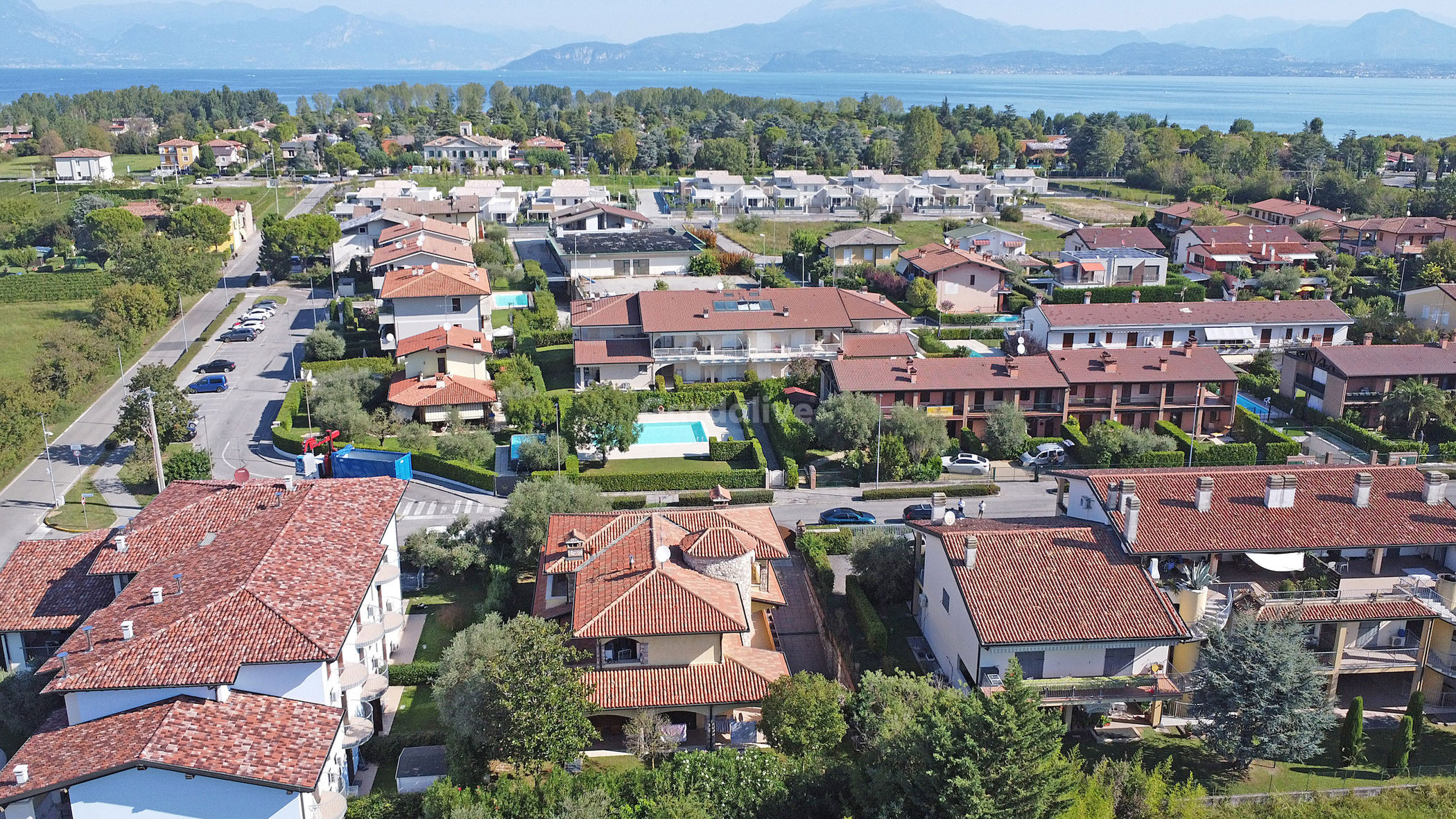 Sirmione, exklusive Villa mit Garten zum Verkauf