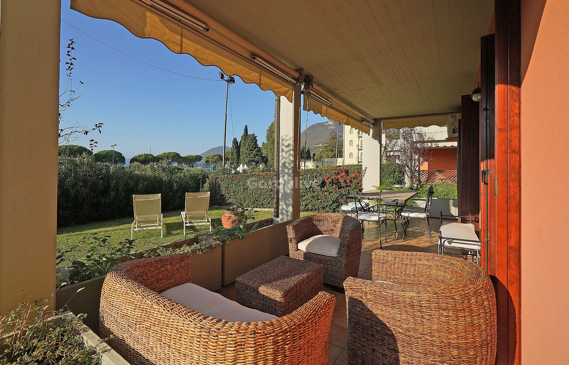 Wohnung mit Garten in einer Wohnanlage am See in Maderno