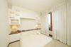 Moderne und schöne Zweizimmerwohnung zu verkaufen mit Balkon und Stellplatz in Gardone Riviera 