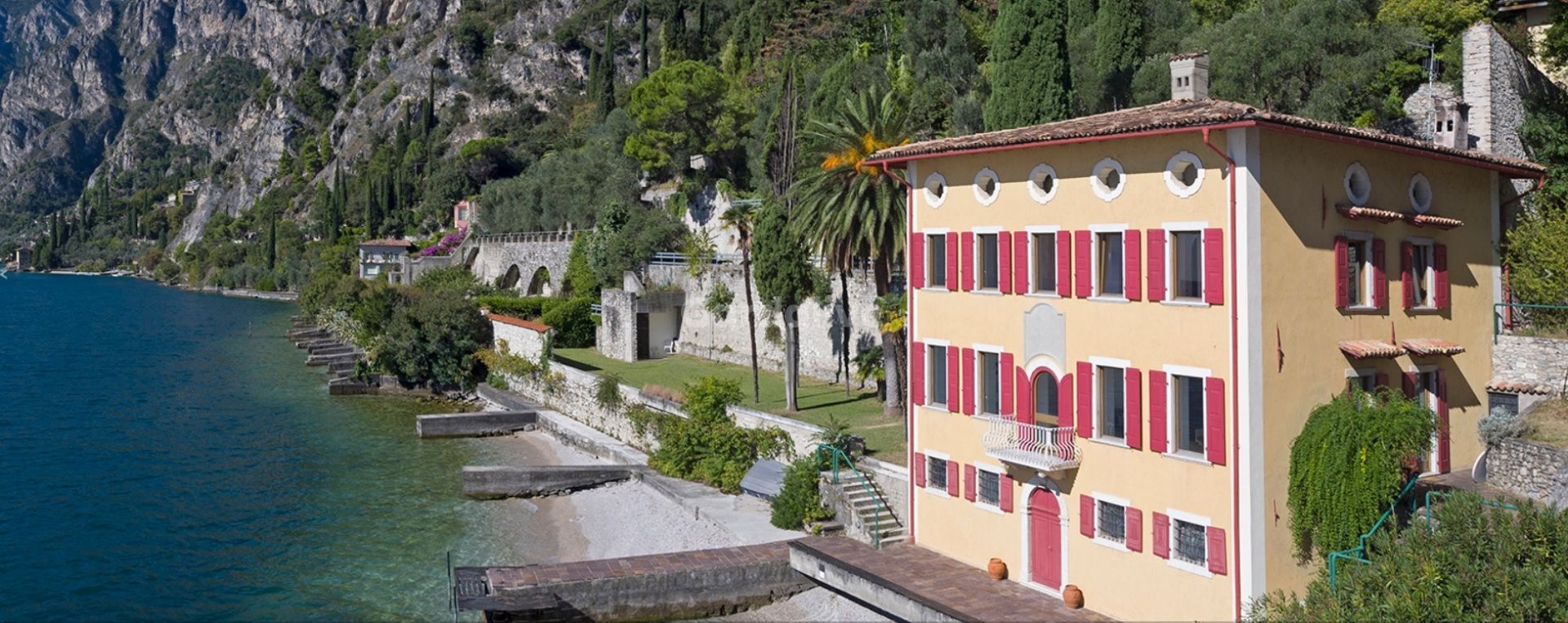 Repräsentative Villa direkt am See in Limone sul Garda